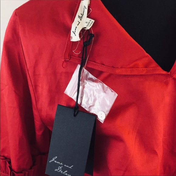 NWT Jane & Delancey red bell sleeve blouse - Picture 5 of 5